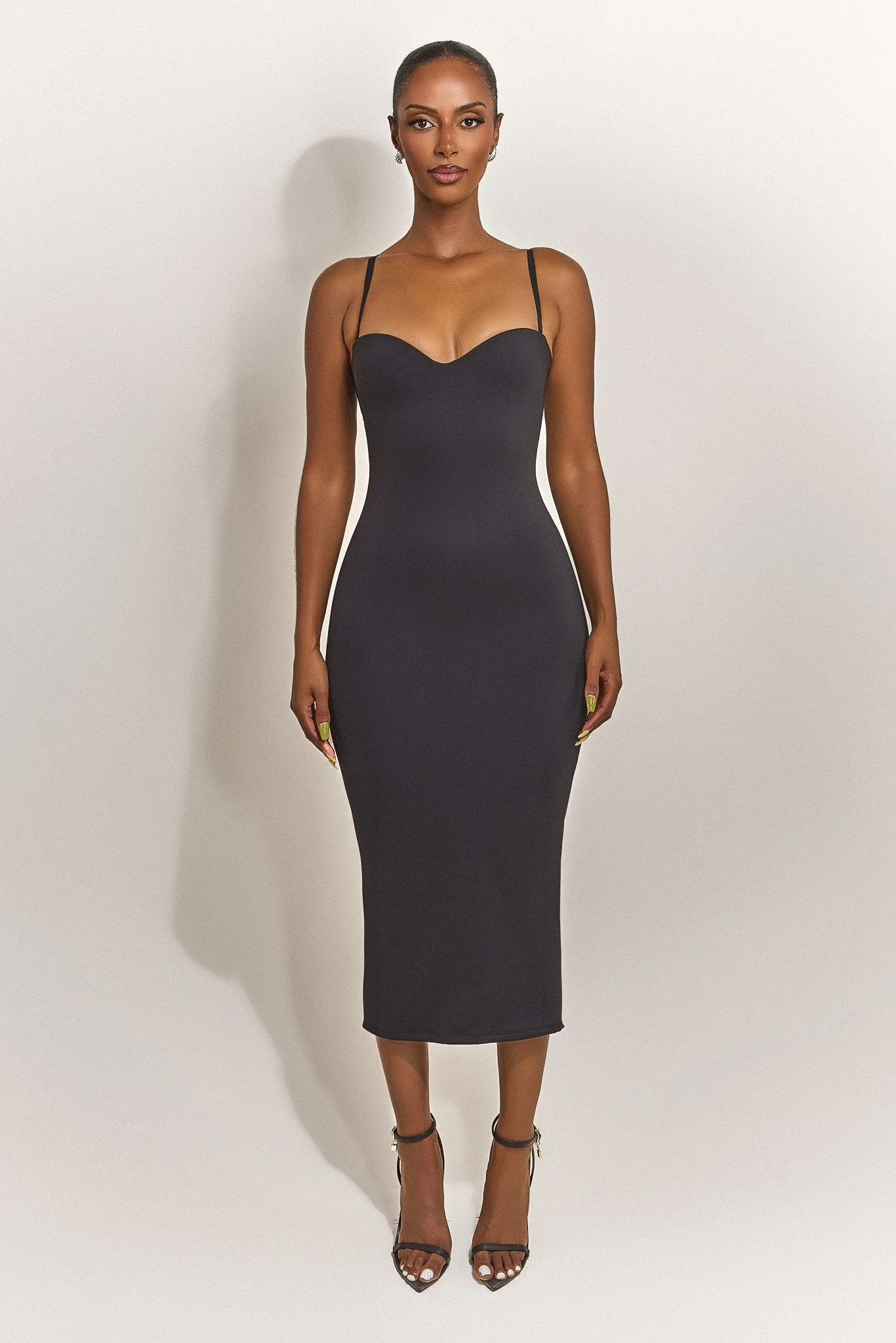 2215-the-sculpt-midaxi-in-black-1.webp The Sculpt Midaxi in Black