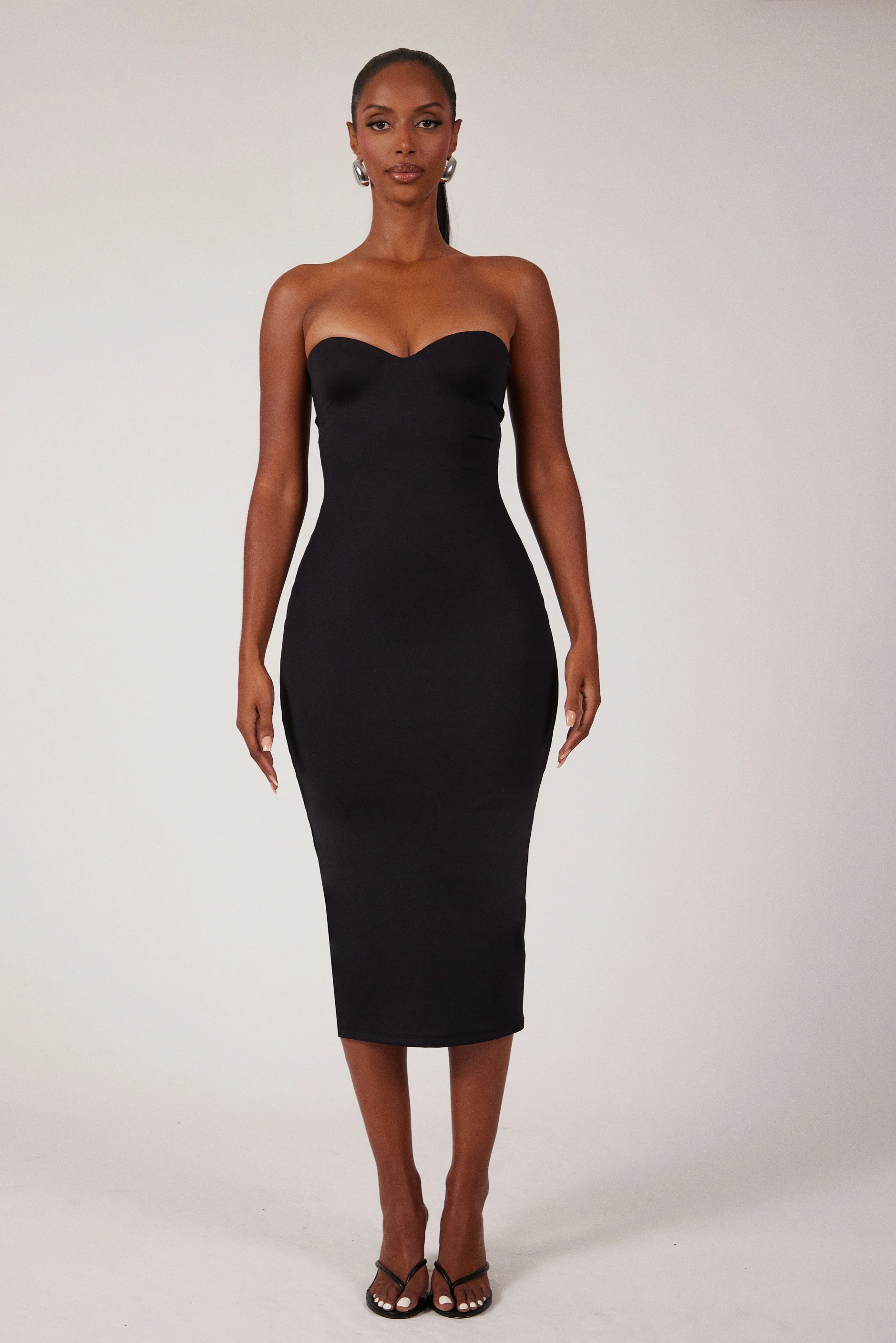 2215-the-sculpt-midaxi-in-black-7.webp The Sculpt Midaxi in Black