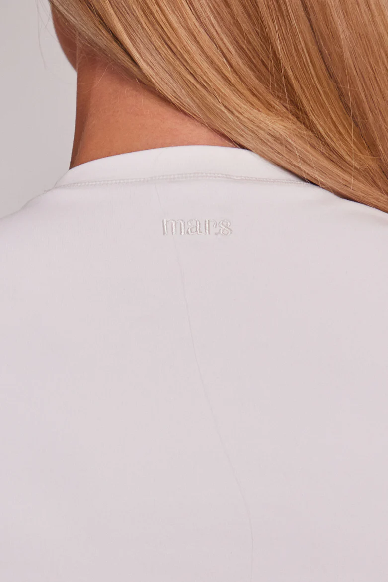 2332-the-sculpt-long-sleeve-tee-in-white-4.webp The Sculpt Long Sleeve Tee in White