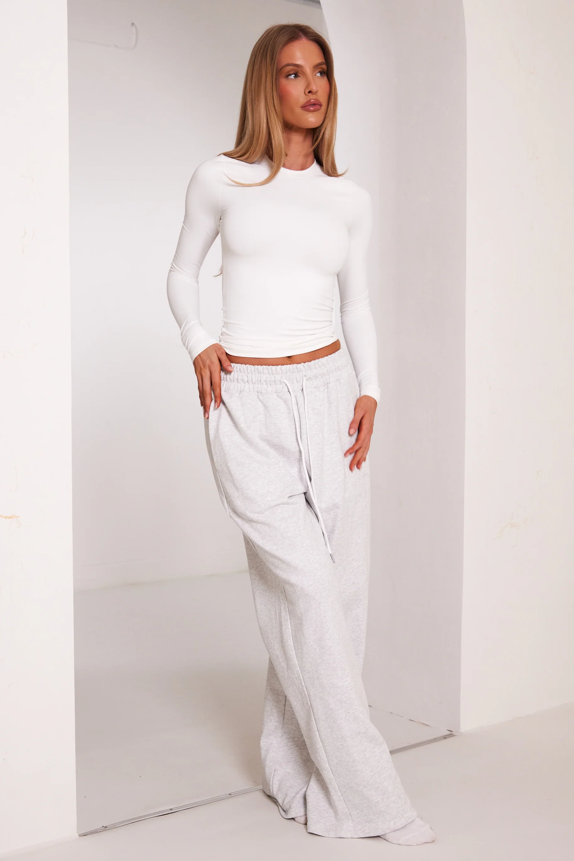 2332-the-sculpt-long-sleeve-tee-in-white-6.webp The Sculpt Long Sleeve Tee in White