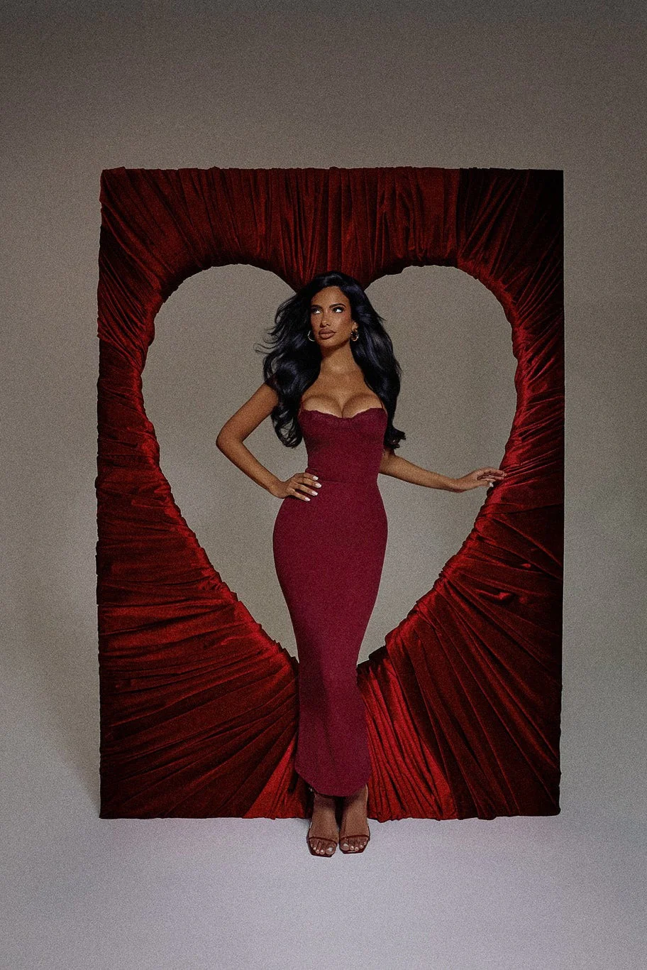 2425-the-bij-maxi-in-red-5.webp The Bij Maxi in Red