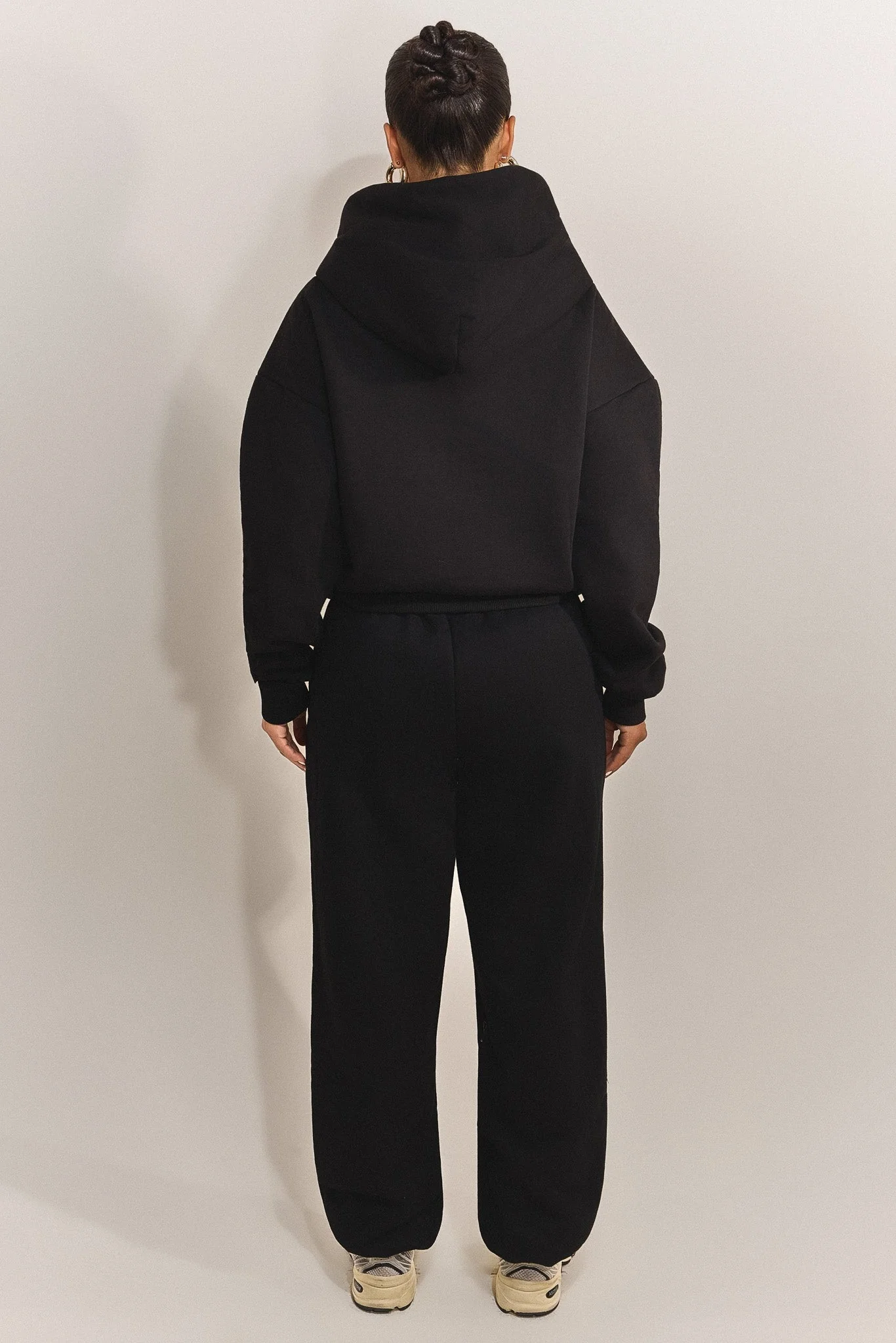 2922-the-classics-longline-zip-jacket-in-black-4.webp The Classics Longline Zip Jacket in Black