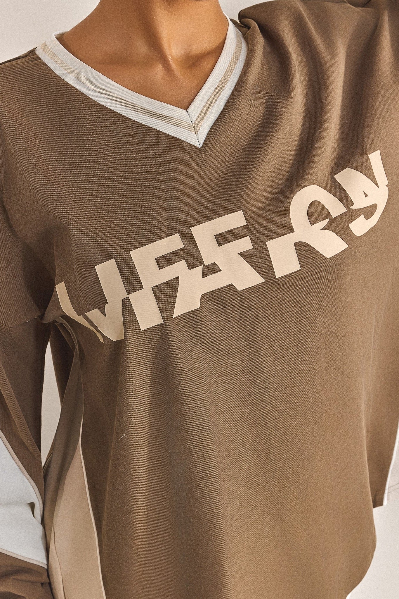 3121-the-tate-long-sleeve-jersey-brown-6.jpg The Tate Long Sleeve Jersey - Brown
