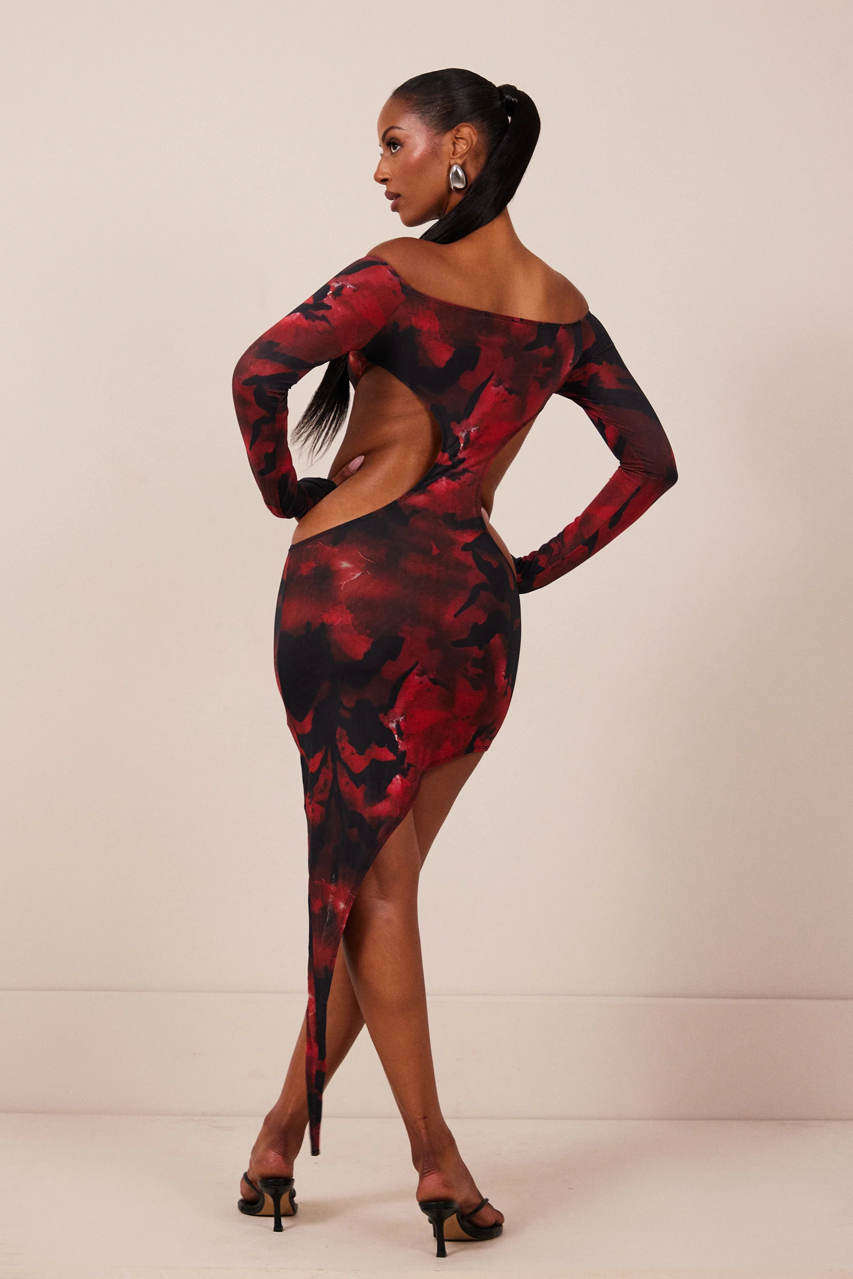 3395-the-asymmetric-cut-out-mini-in-red-print-10.webp The Asymmetric Cut Out Mini in Red Print