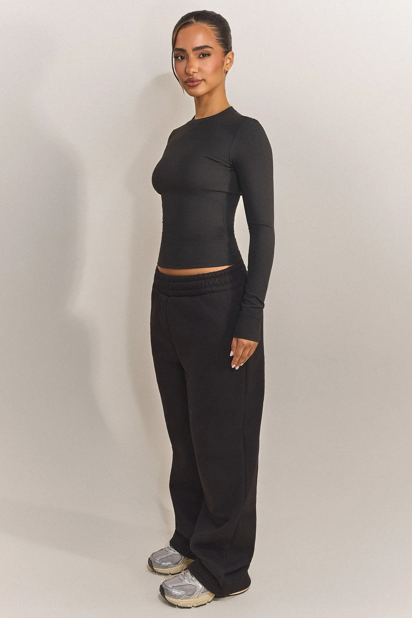 3850-the-sculpt-long-sleeve-top-in-black-2.webp The Sculpt Long Sleeve Top in Black