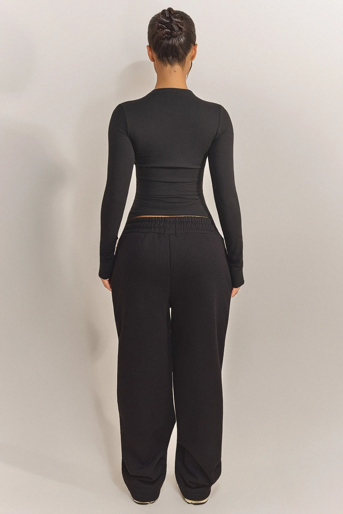 3850-the-sculpt-long-sleeve-top-in-black-4.webp The Sculpt Long Sleeve Top in Black