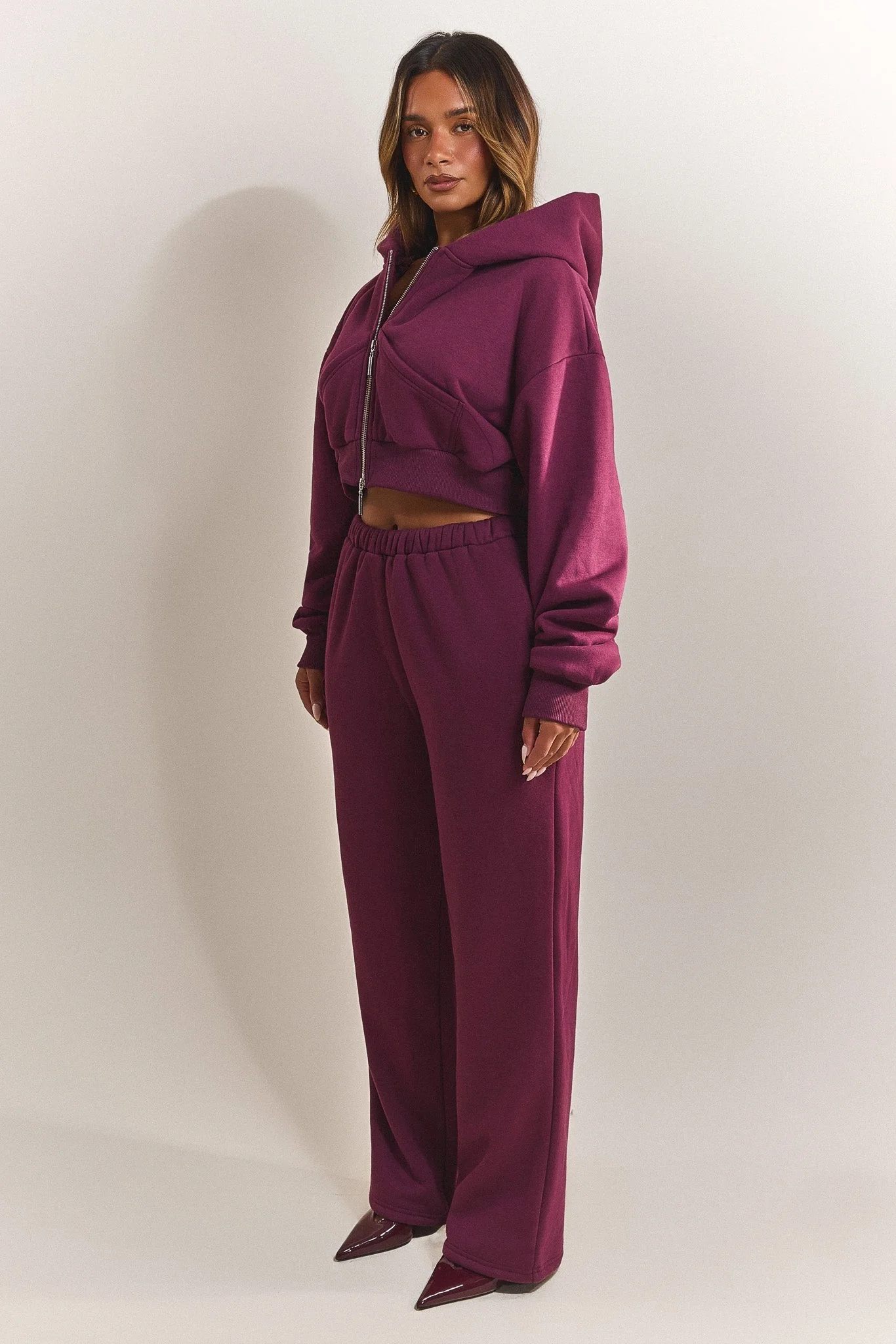 4200-the-classics-joggers-in-plum-3.webp The Classics Joggers in Plum