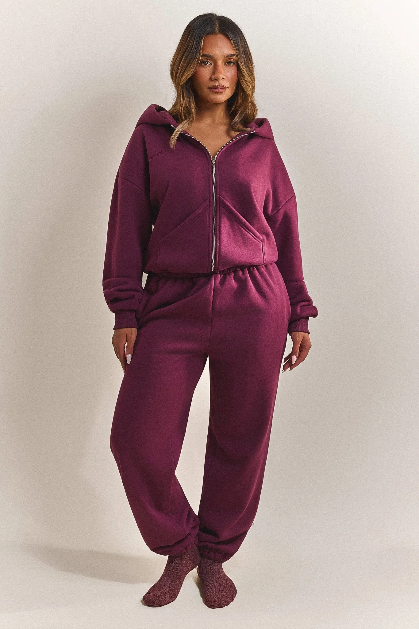 4619-the-classics-cuffed-joggers-in-plum-1.webp The Classics Cuffed Joggers in Plum