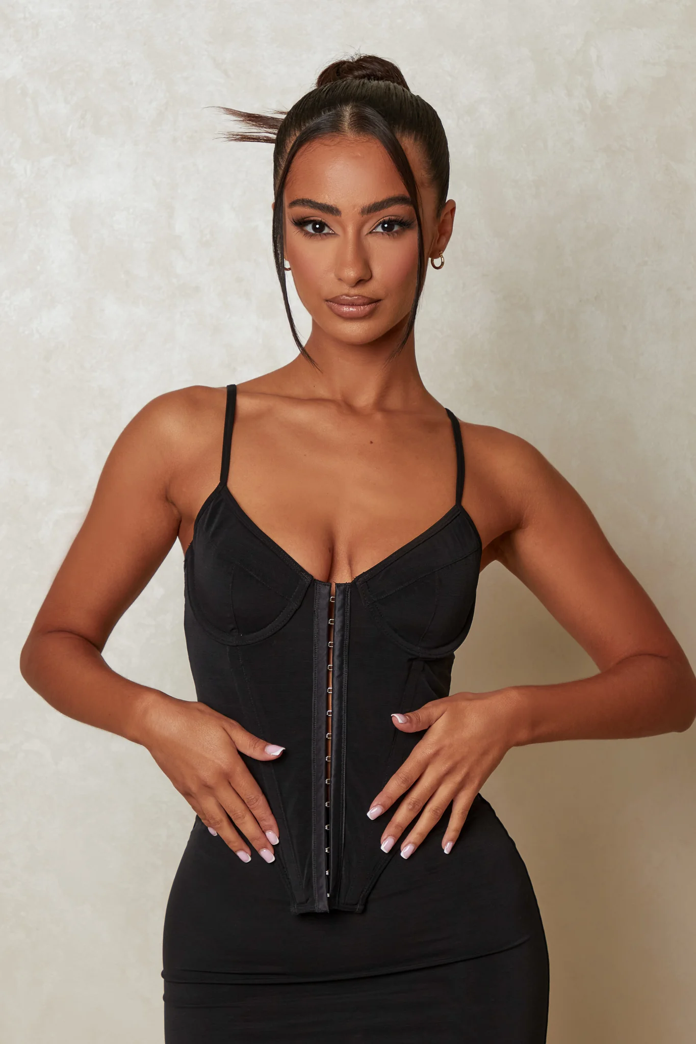 5405-the-contour-set-in-black-3.webp The Contour Set in Black