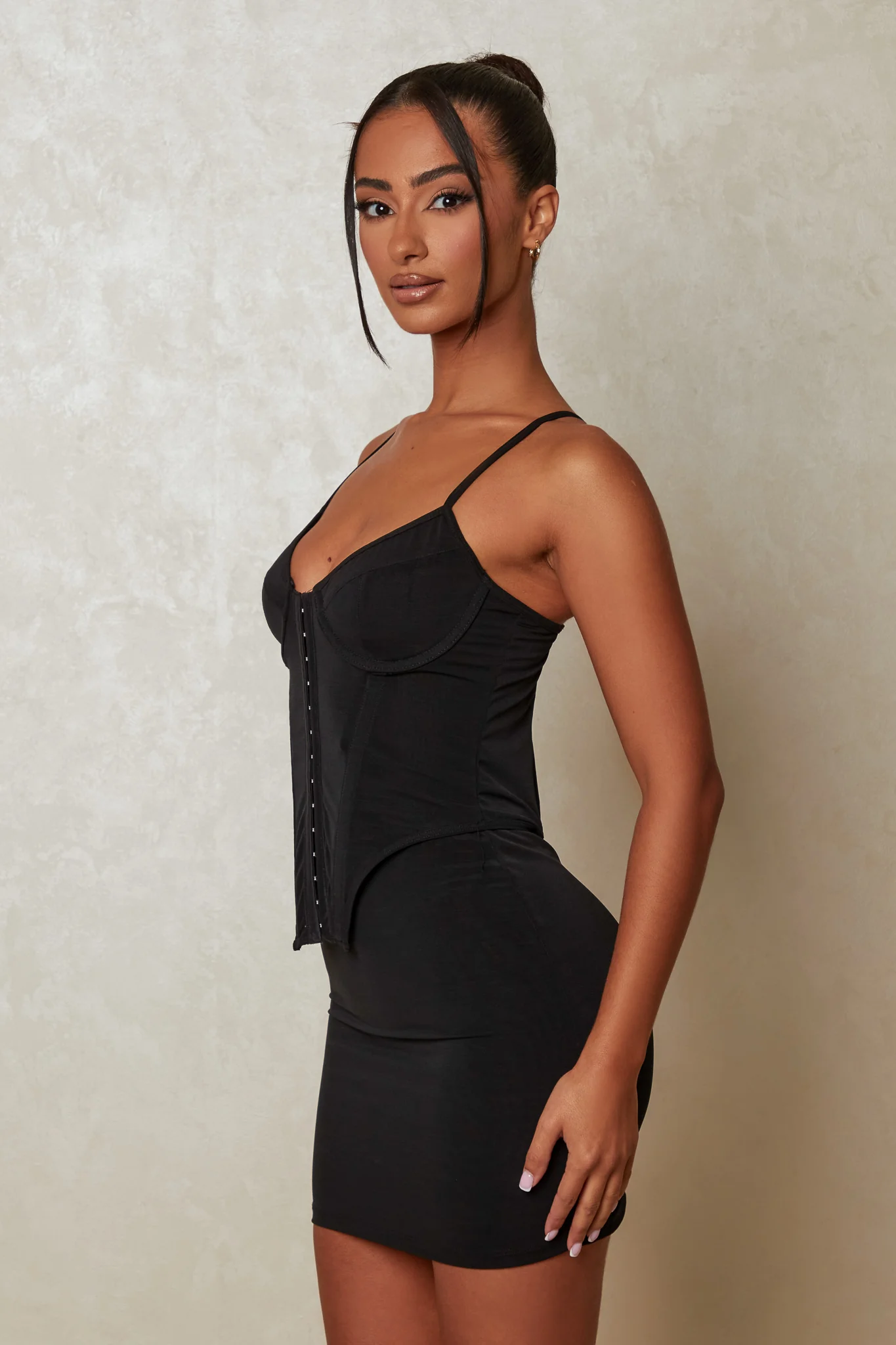 5405-the-contour-set-in-black-6.webp The Contour Set in Black