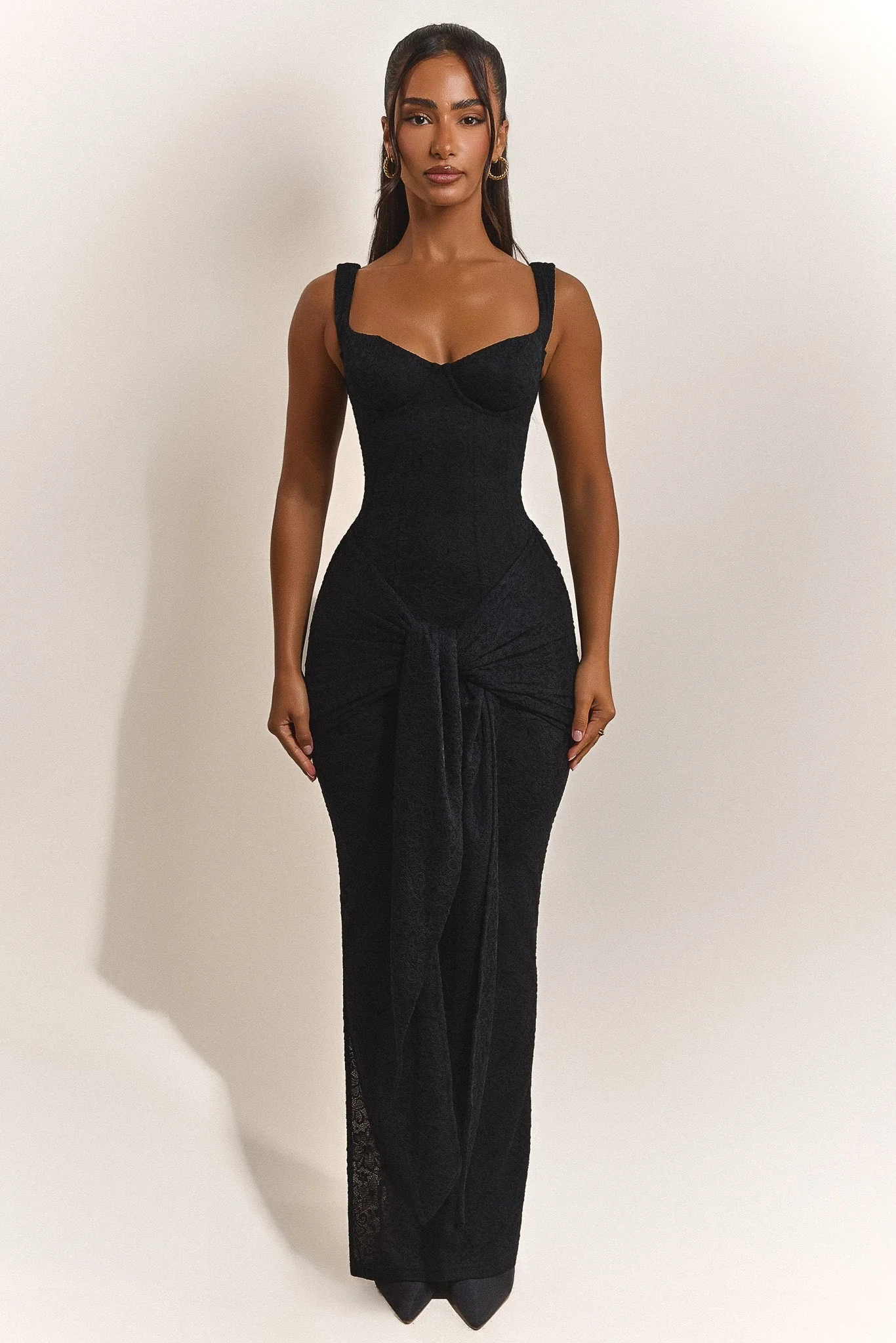 555-the-tie-front-maxi-dress-in-black-6.webp The Tie Front Maxi Dress in Black