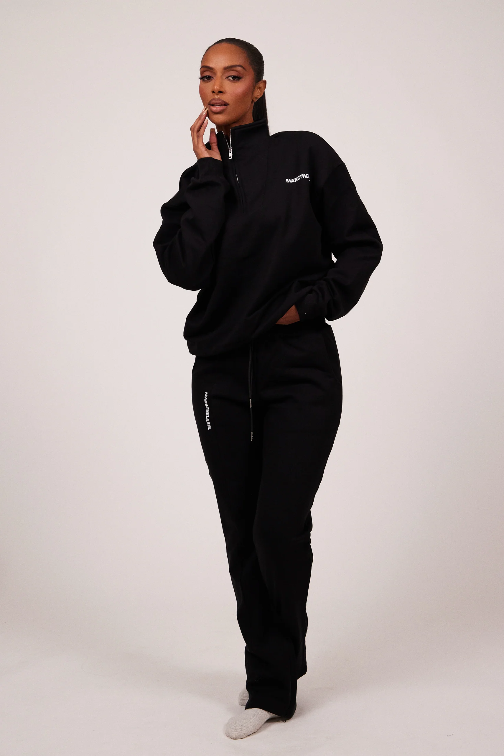 5608-the-essentials-quarter-zip-in-black-2.webp The Essentials Quarter Zip in Black