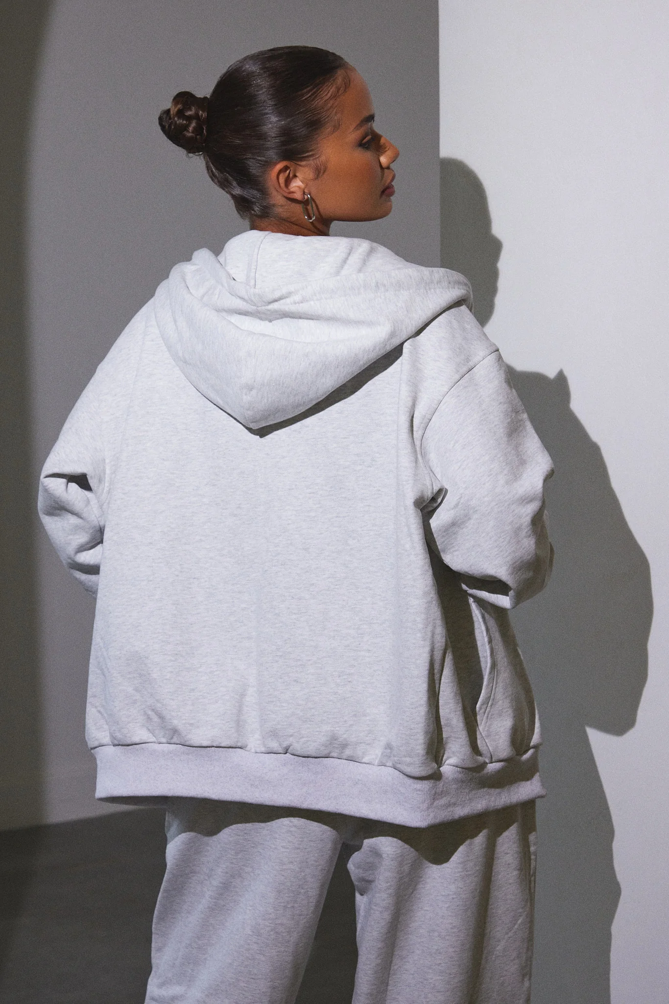 5744-the-basic-jersey-jacket-in-grey-3.webp The Basic Jersey Jacket in Grey