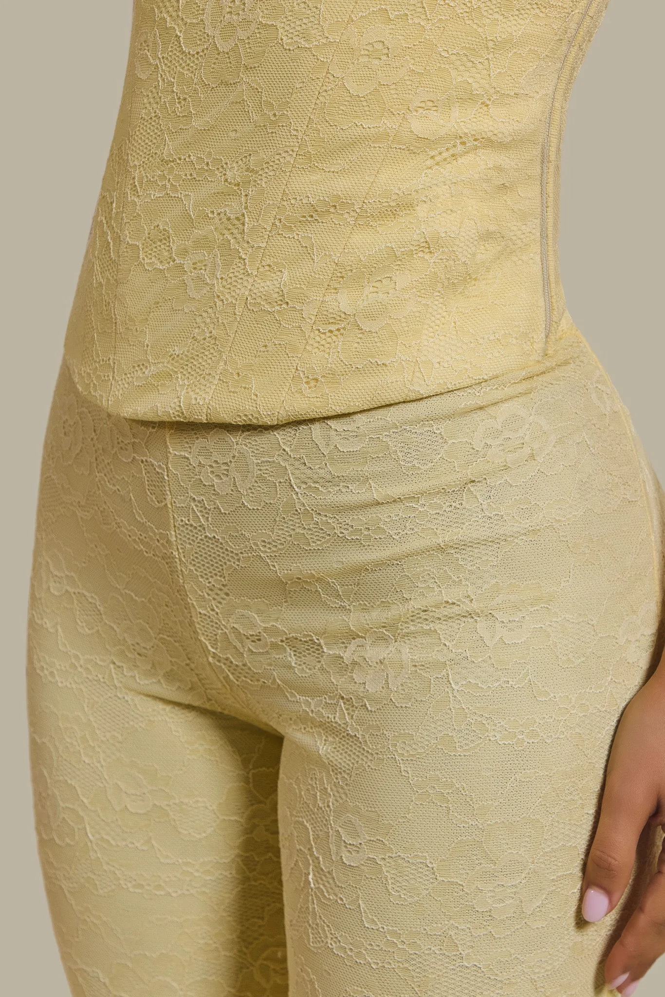 577-uk-6-uk-6-variation-3.webp The Brielle Capri Leggings in Butter Yellow