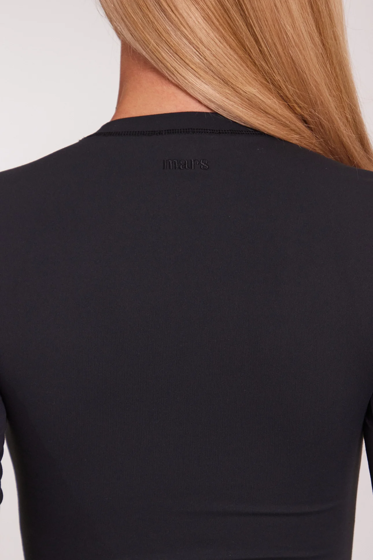 5897-the-sculpt-long-sleeve-tee-in-black-4.webp The Sculpt Long Sleeve Tee in Black