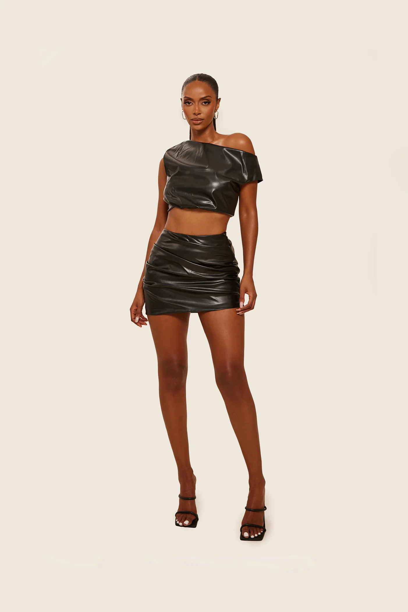 6416-the-leather-drape-set-in-black-3.webp The Leather Drape Set in Black