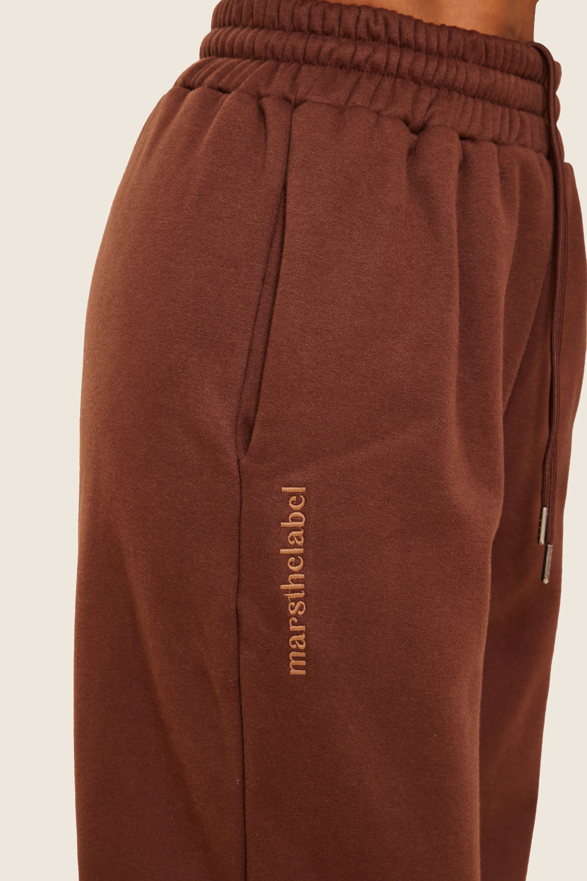 The Classics Cuffed Joggers in Brown