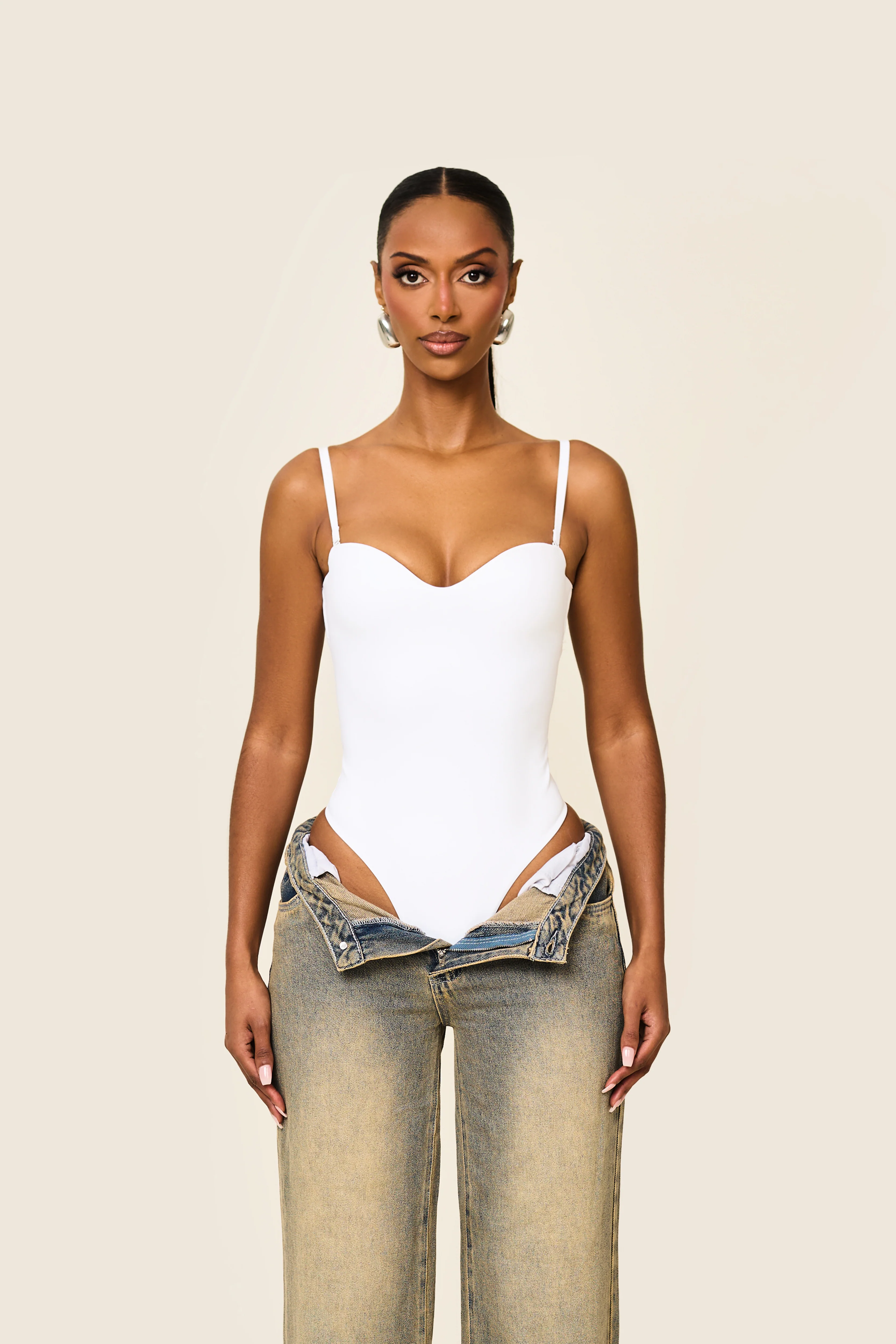 77-the-sculpt-bodysuit-in-white-10.webp The Sculpt Bodysuit in White