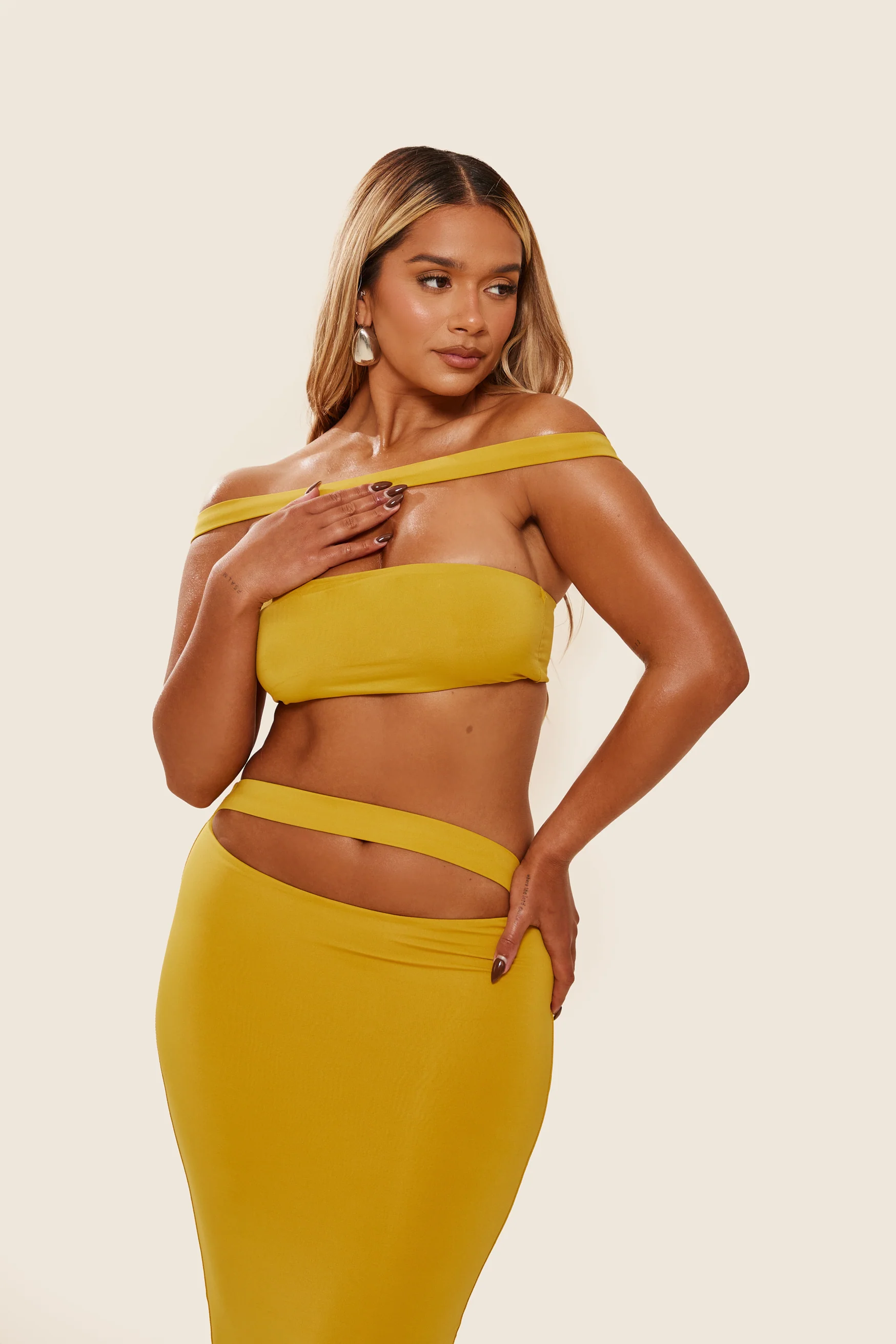 7897-the-off-shoulder-midaxi-set-in-mustard-2.webp The Off Shoulder Midaxi Set in Mustard