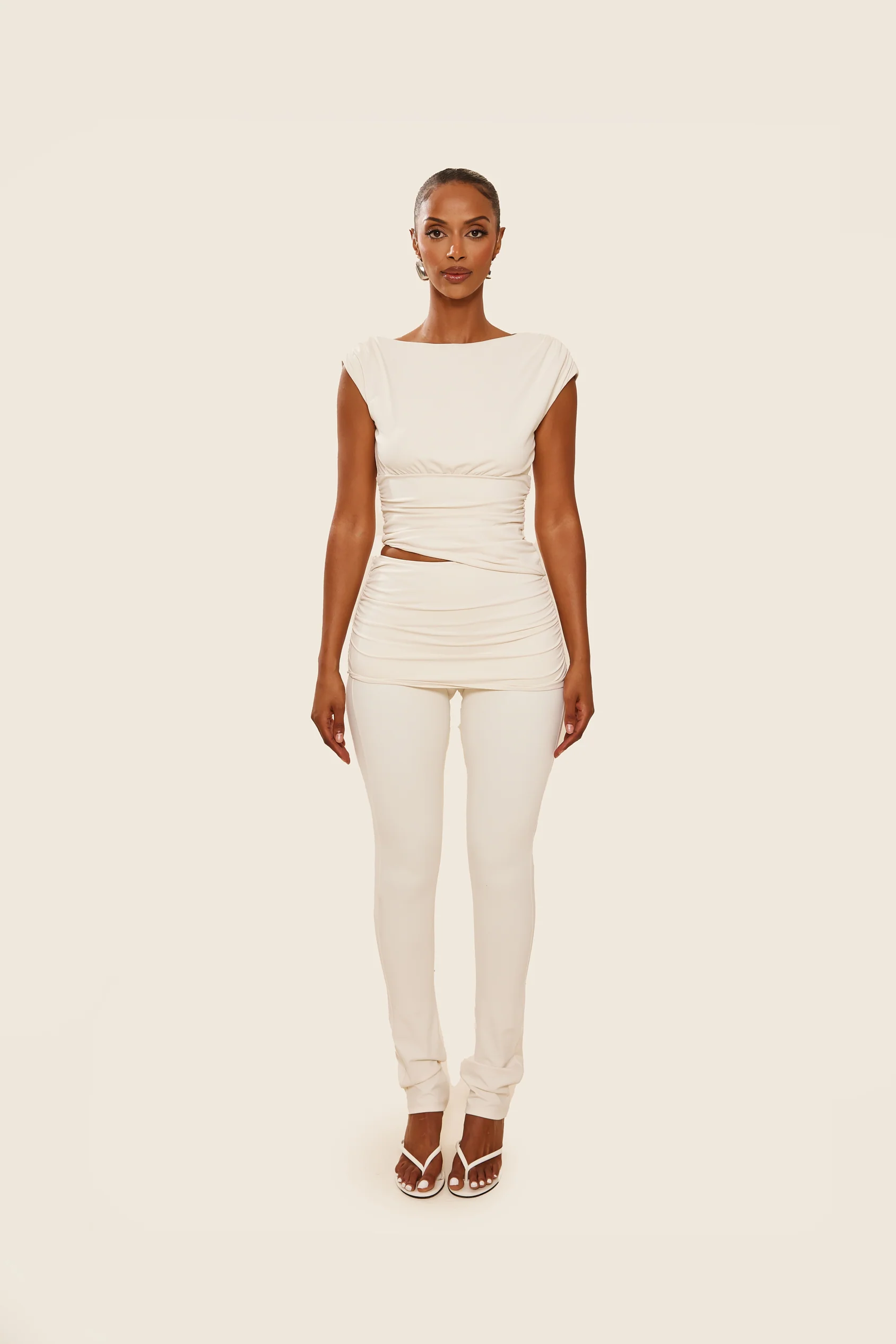 7927-the-reese-set-in-cream-2.webp The Reese Set in Cream