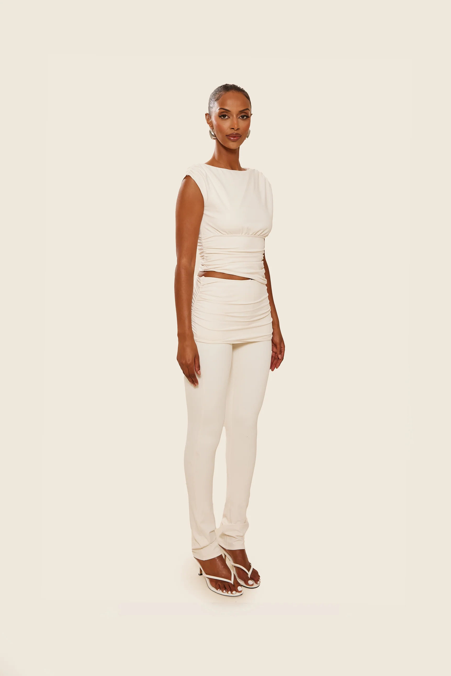 7927-the-reese-set-in-cream-3.webp The Reese Set in Cream