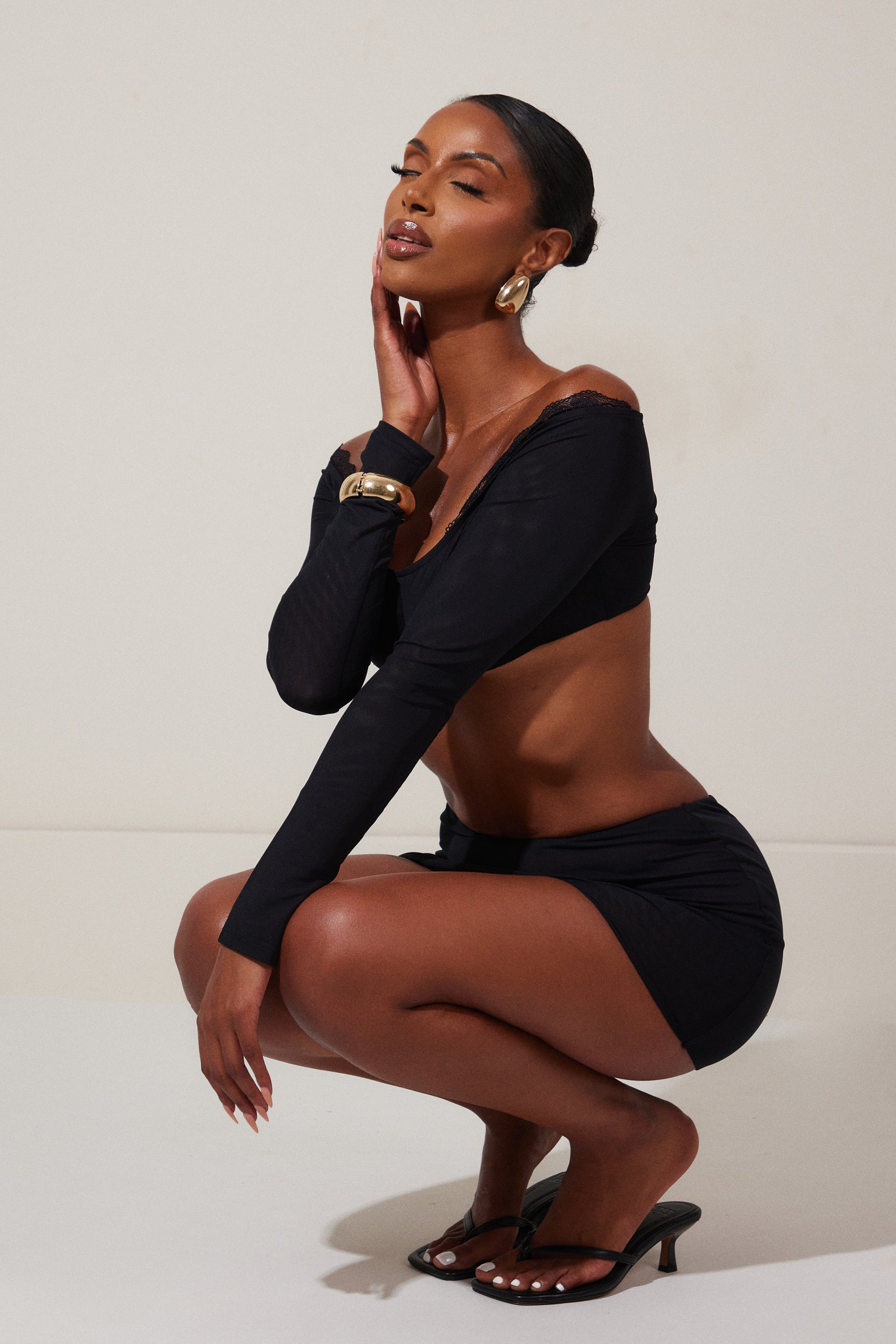 7947-the-nikoli-set-in-black-7.jpg The Nikoli Set in Black