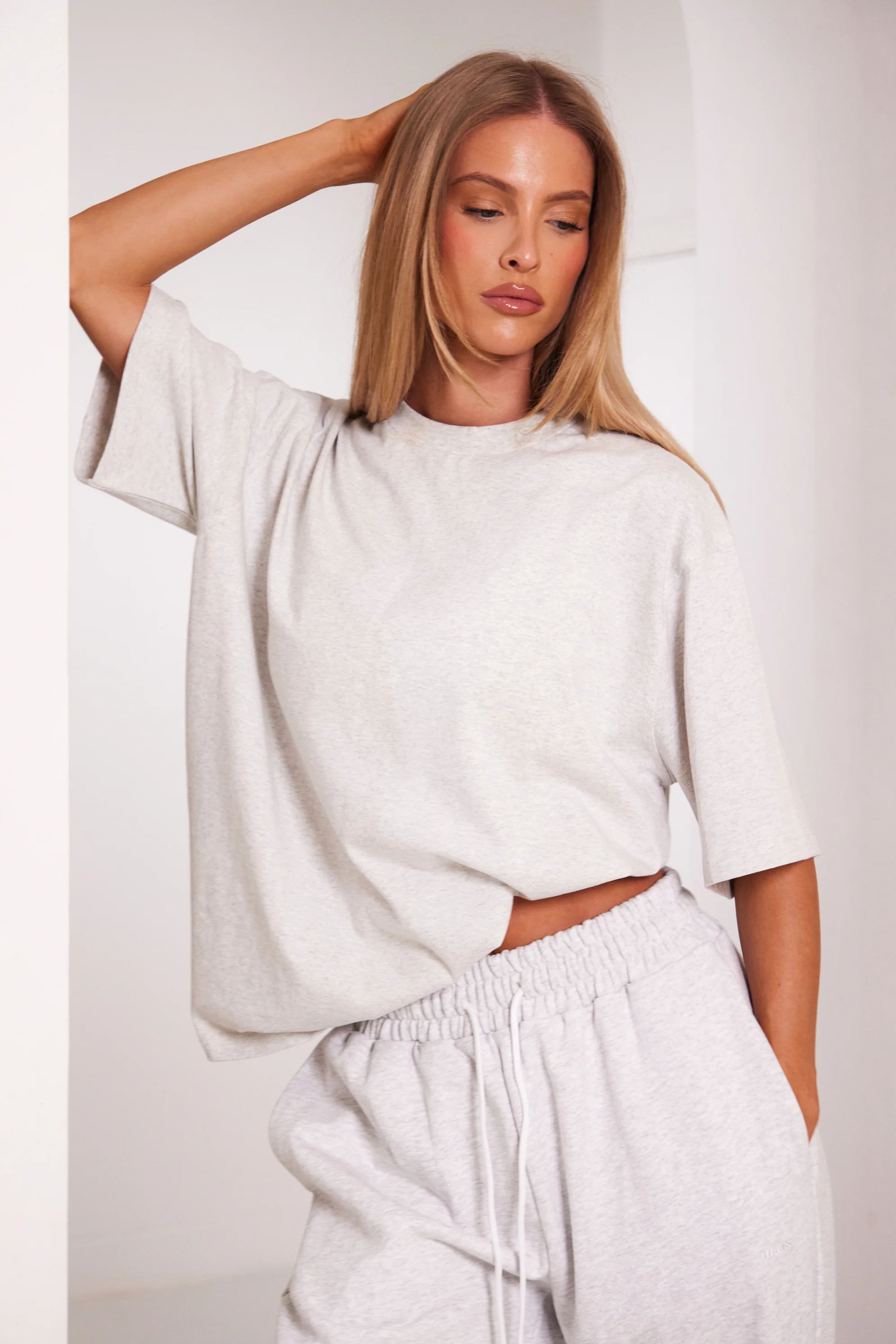 8772-the-short-sleeve-oversized-tee-in-light-grey-7.webp The Short Sleeve Oversized Tee in Light Grey