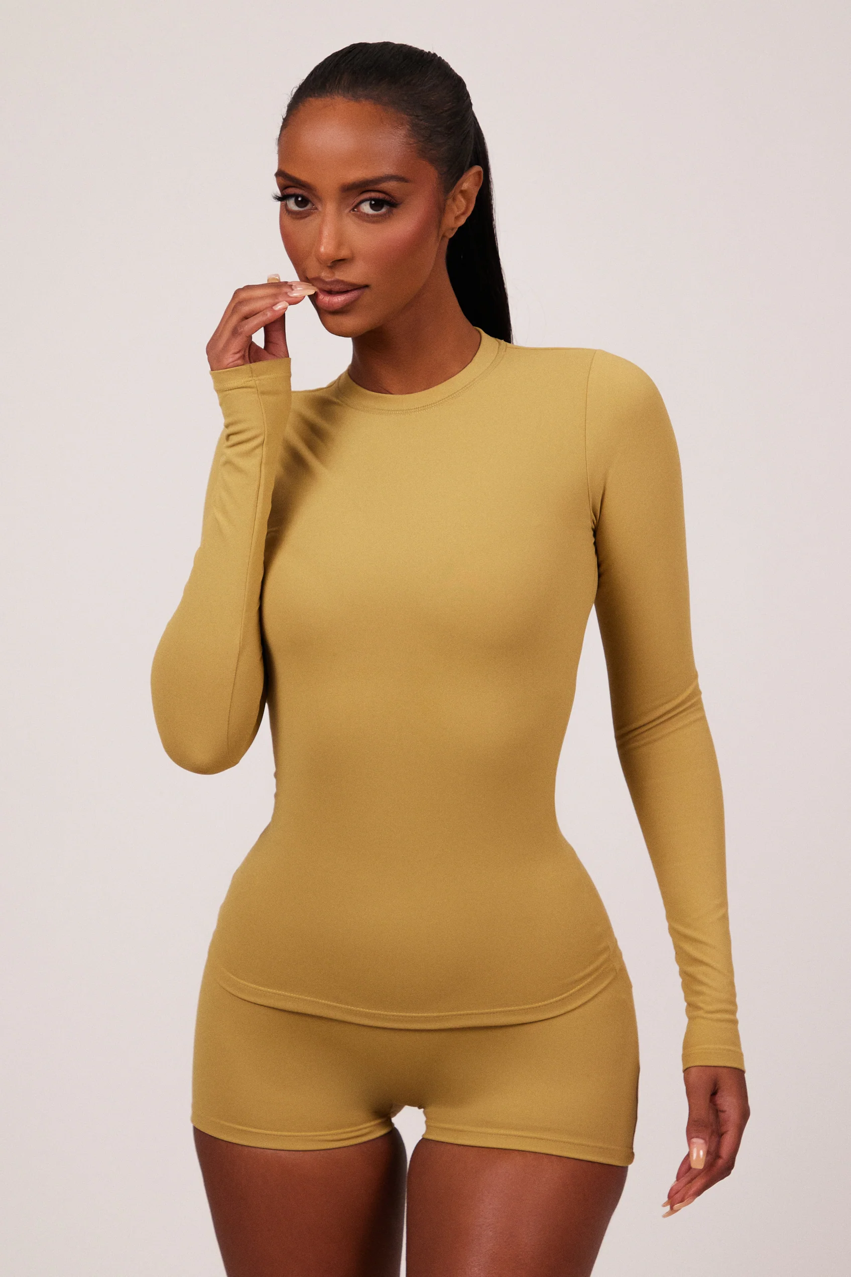 9225-the-sculpt-long-sleeve-tee-in-khaki-6.webp The Sculpt Long Sleeve Tee in Khaki
