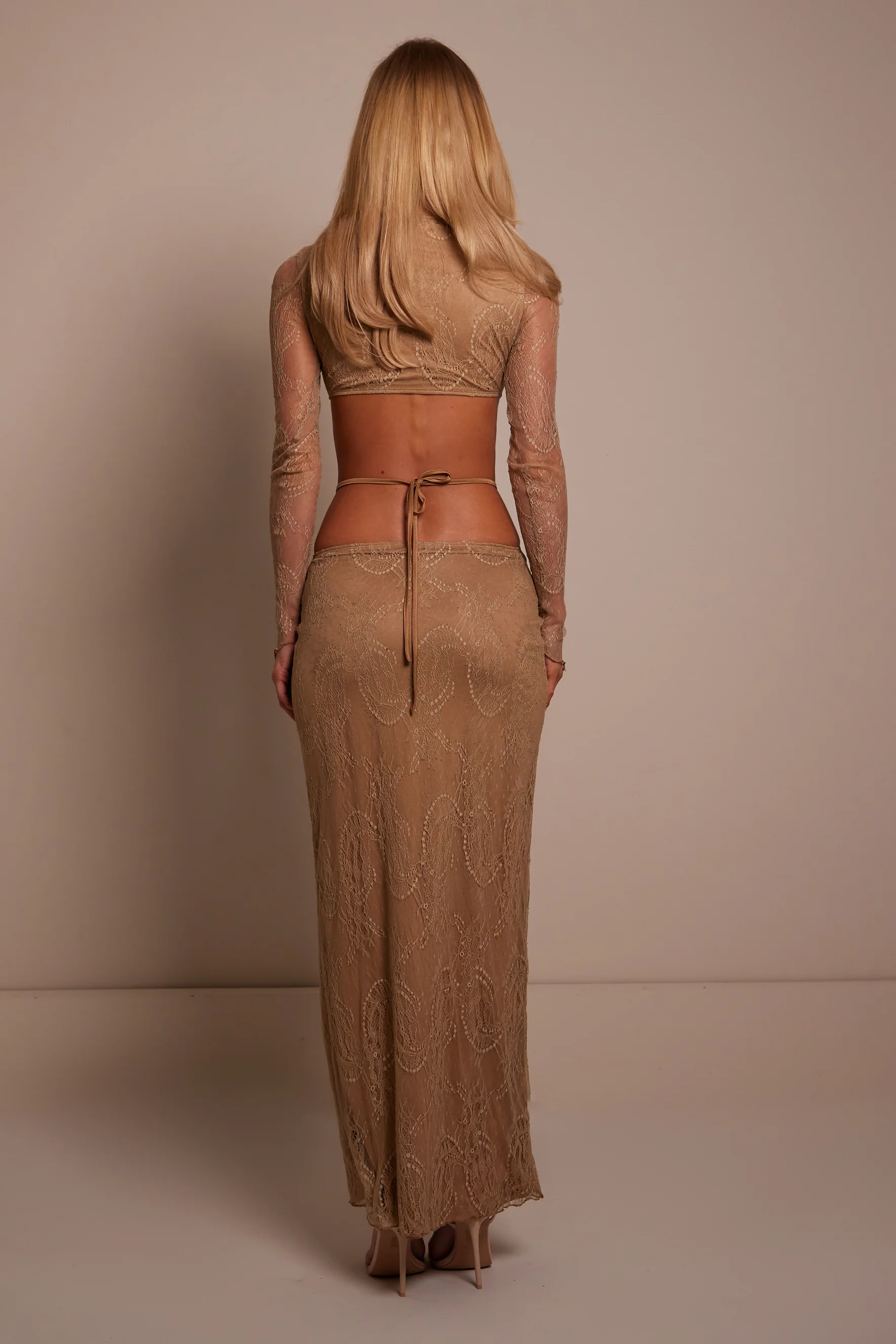 9315-the-carmen-maxi-in-camel-brown-8.webp The Carmen Maxi in Camel Brown