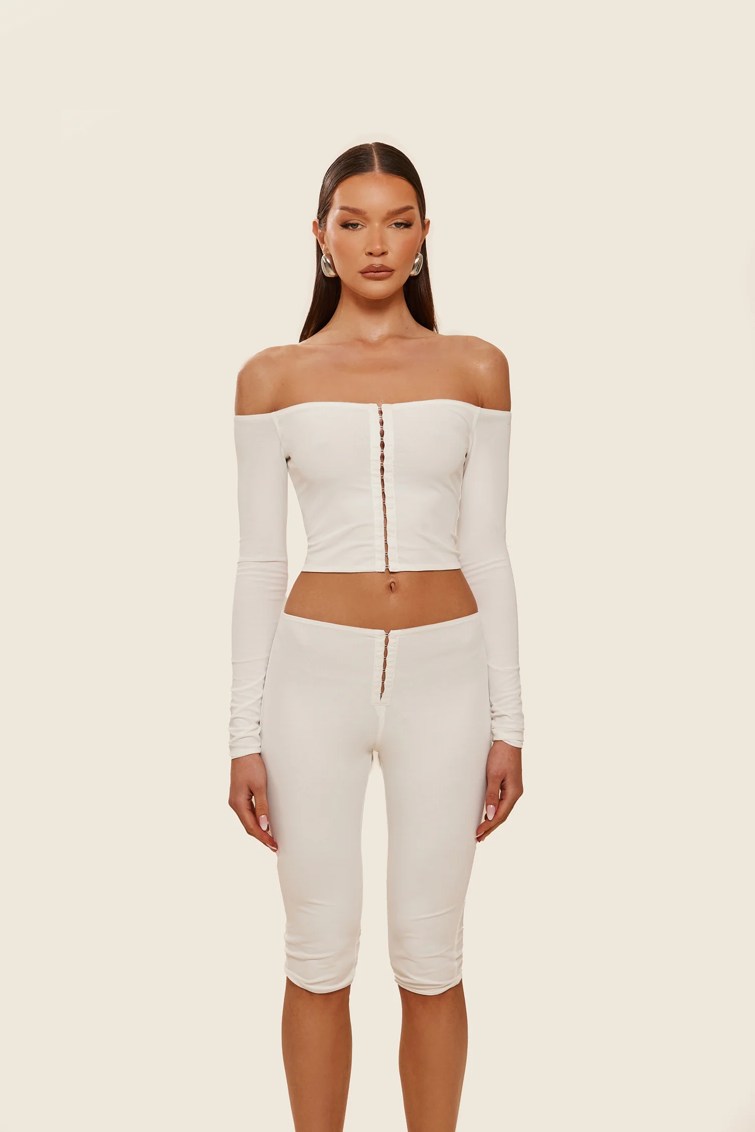 9345-the-larissa-set-in-top-2.webp The Larissa Set in Top