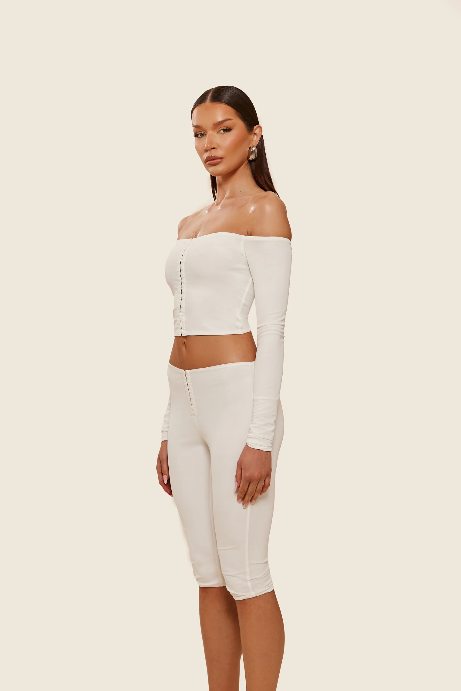 9345-the-larissa-set-in-top-3.webp The Larissa Set in Top