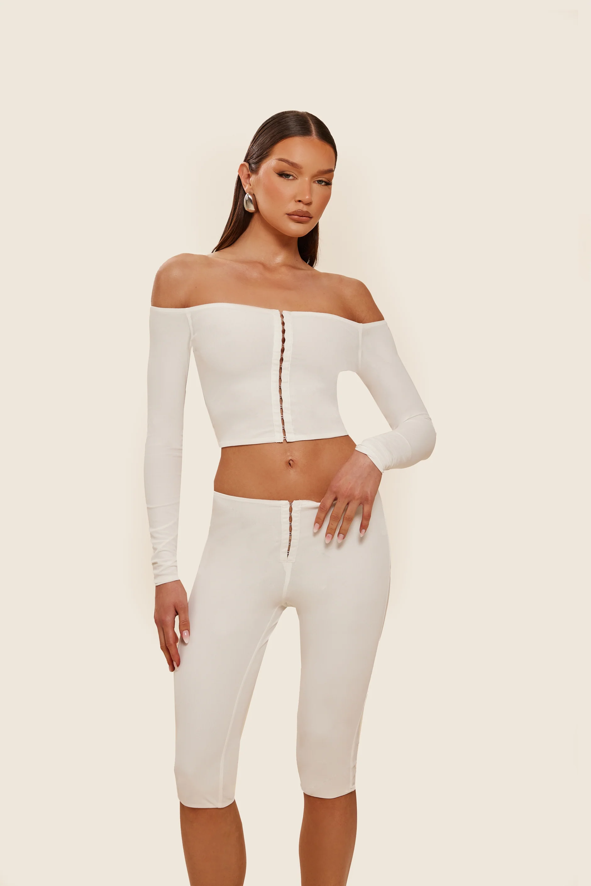 9345-the-larissa-set-in-top-5.webp The Larissa Set in Top
